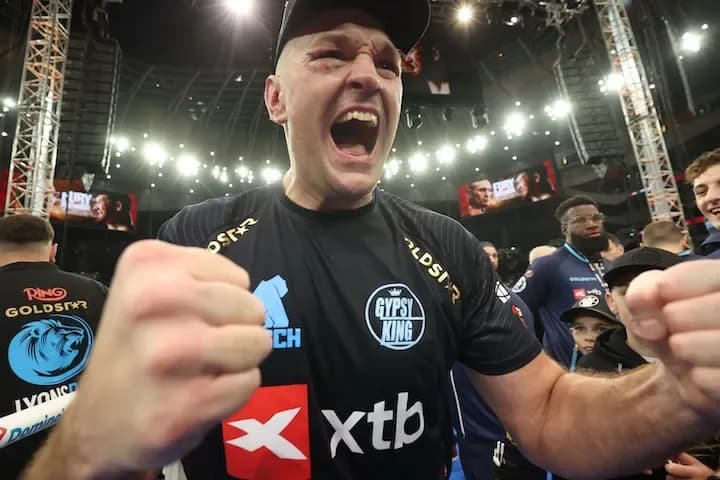 Tyson Fury unleashes more social media venom at Anthony Joshua