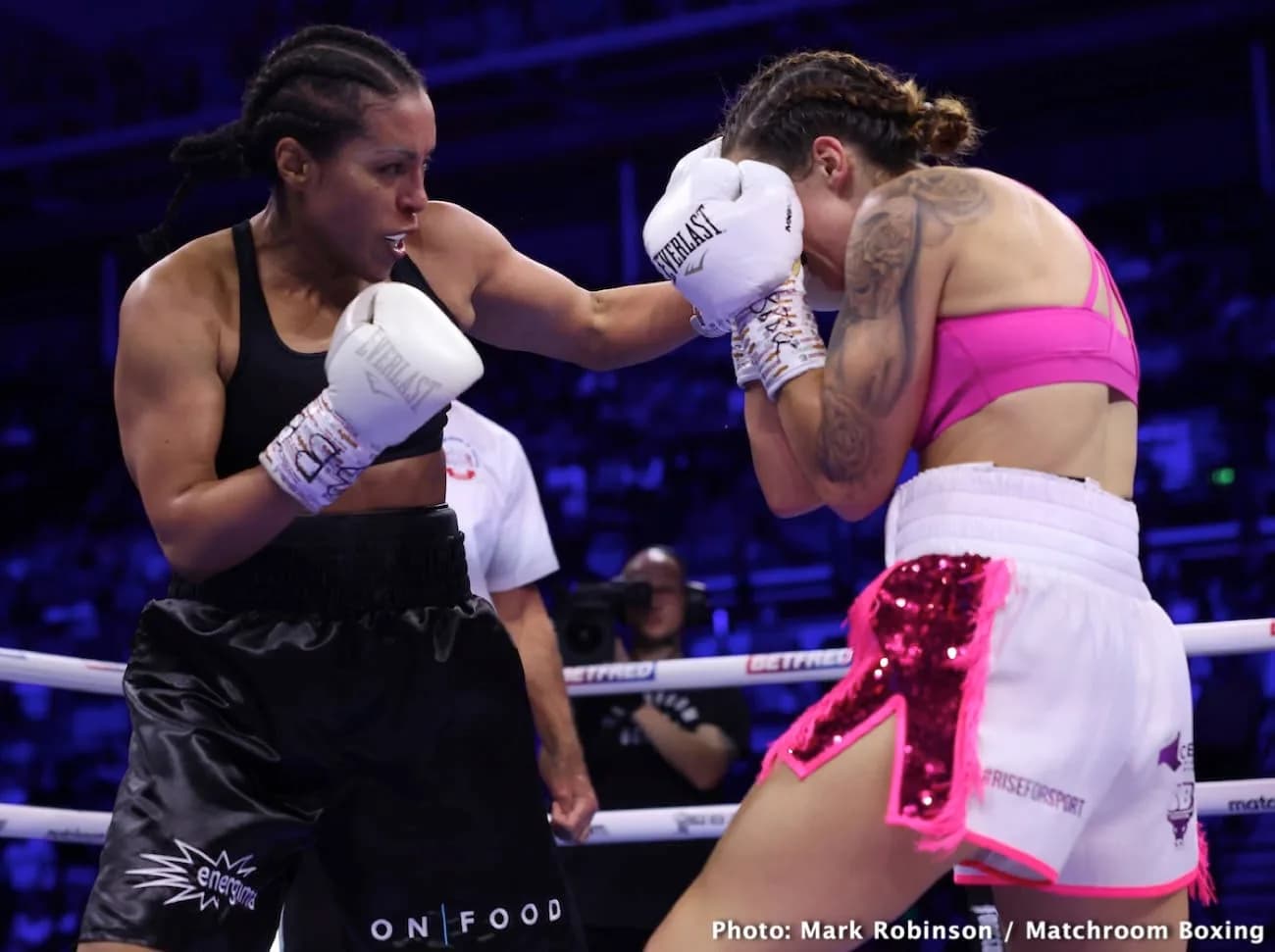 "The First Lady" Cecilia Braekhus si Ritira: La Fine di un'Era Leggendaria nella Boxe Femminile