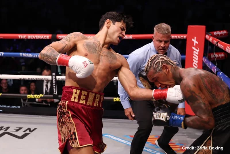 Ryan Garcia Crouching Guard Invites Terence Crawford Body Attack