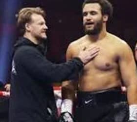 Il massimo Moses Itauma dopo la debacle contro Hrgovic conferma l'allenatore Ben Davison