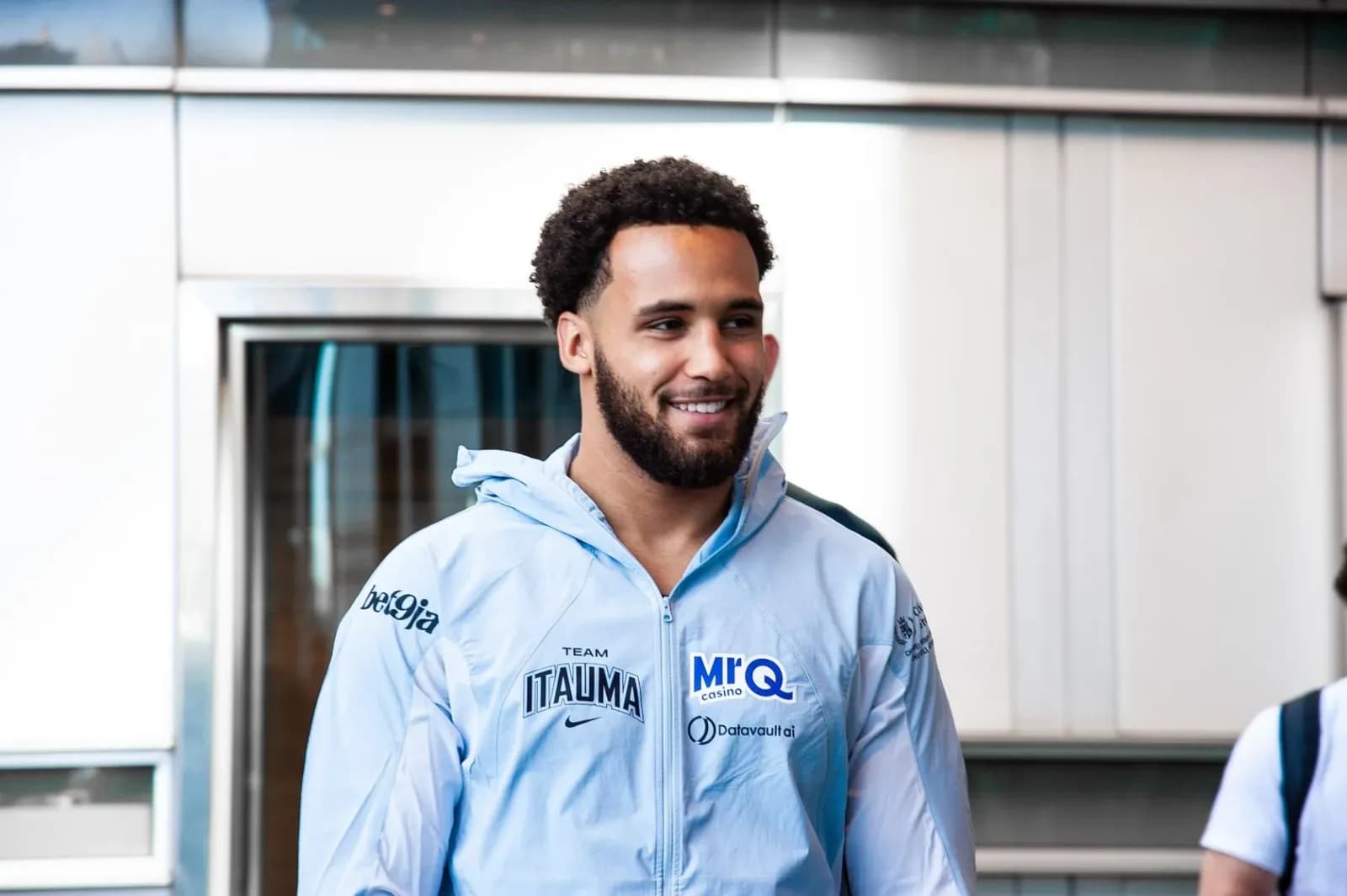 Moses Itauma to stick with coach Ben Davison, says Frank Warren