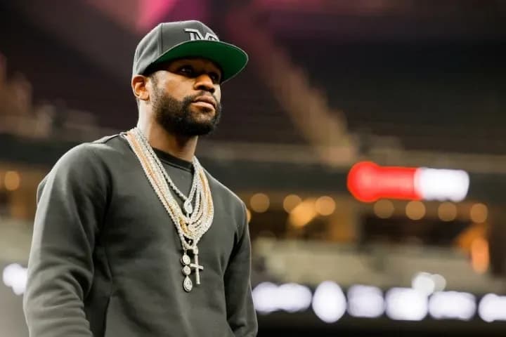 Amir Khan blasts 'disrespectful' Floyd Mayweather over comeback rumors