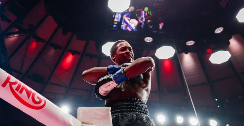 Top Rank cuts bait on Keyshawn Davis