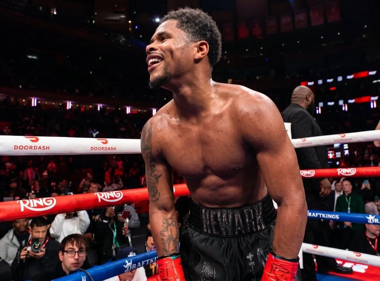 Shakur Stevenson Crawls Back To Bob Arum After Zuffa Disaster